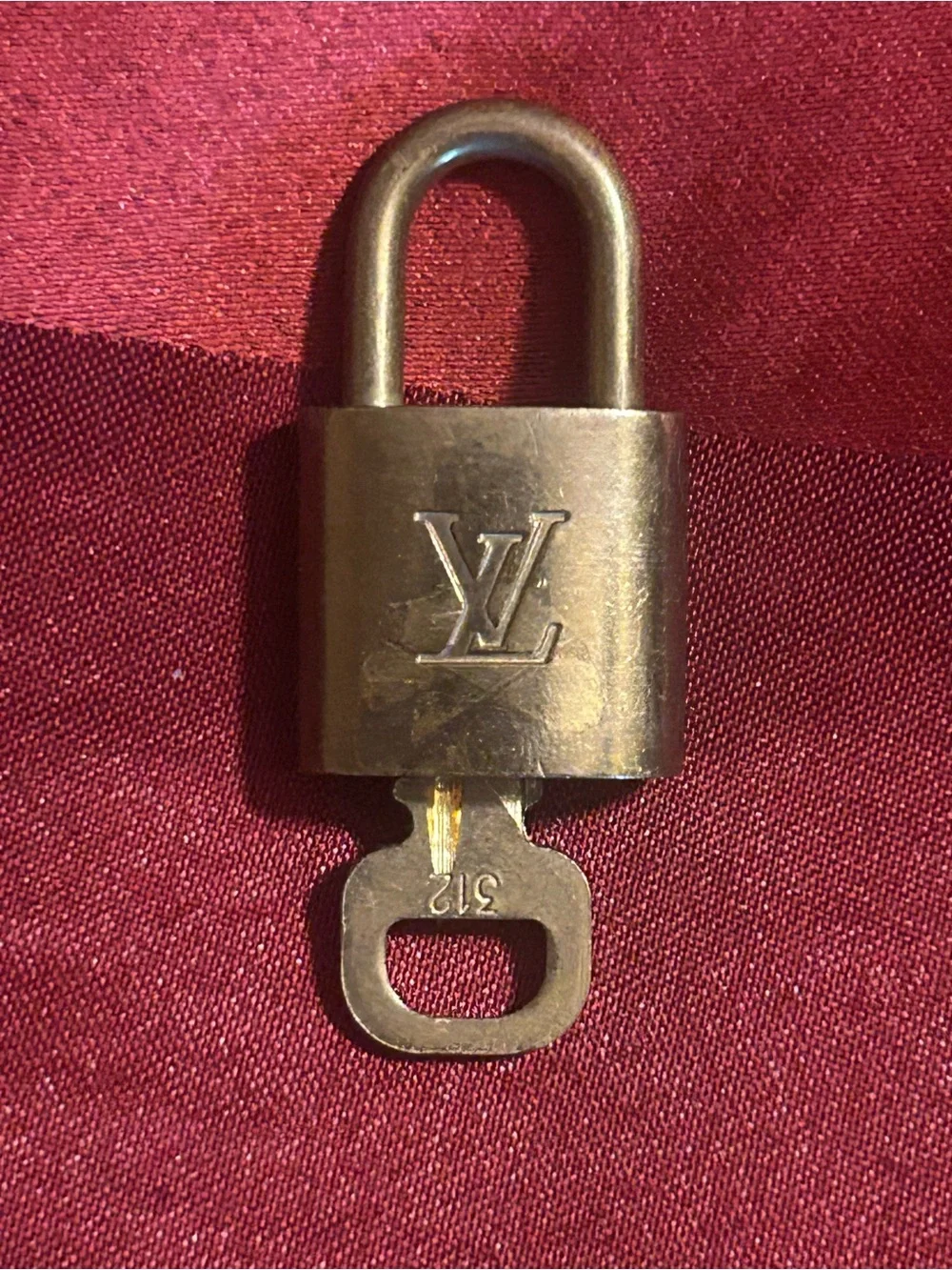Louis Vuitton lock and key # 312